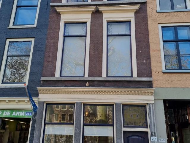 Te huur midden in het Centrum aan de Oudegracht een mooi 2 kamer appartement met slaapvide