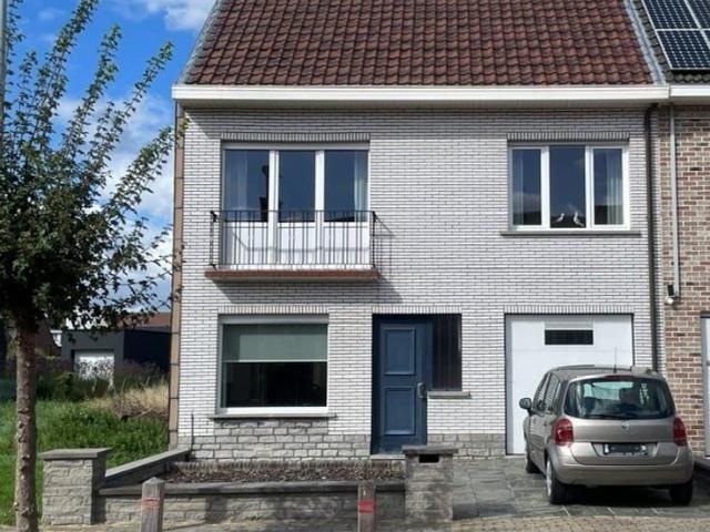 Te huur: mooi en ruim huis met grote tuin in rustige buurt