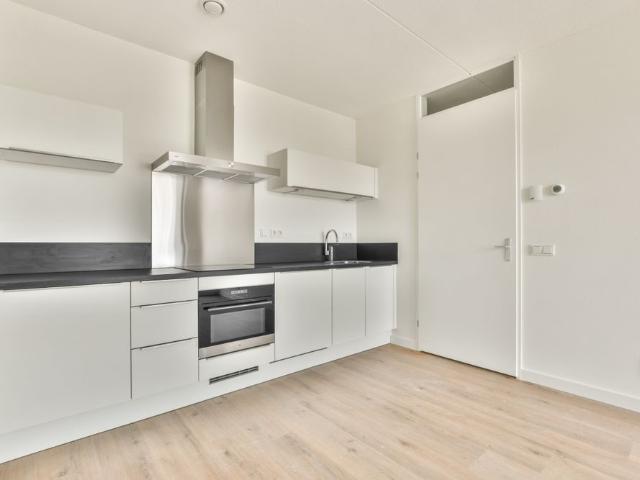 Te huur: Appartement Marius Bauerstraat 30 7 in Amsterdam