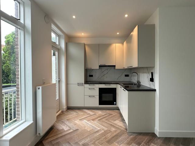 Te huur: Appartement Mr. P.N. Arntzeniusweg 49 1 in Amsterdam