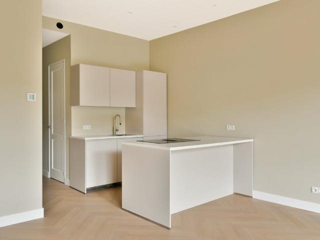 Te huur: Appartement Nieuwezijds Voorburgwal in Amsterdam