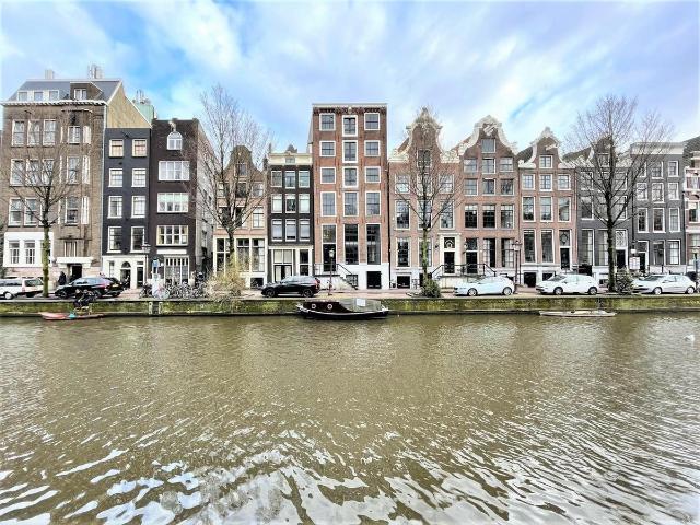 Te huur: Appartement Oudezijds Voorburgwal in Amsterdam