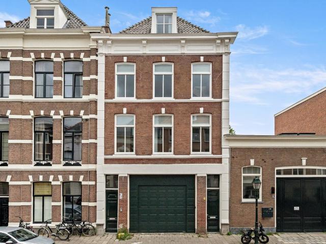 Appartement te huur Balistraat 87 A in Den Haag voor € 3.250