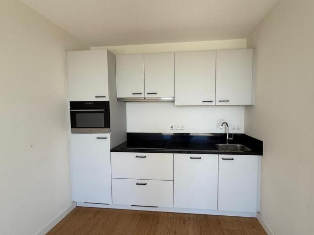 Te huur: Appartement Bijlmerplein 858 L 2 in Amsterdam