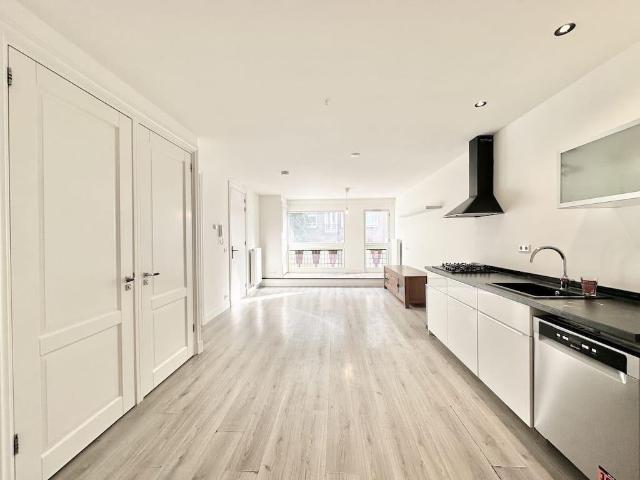 Te huur: Appartement Dusartstraat in Amsterdam