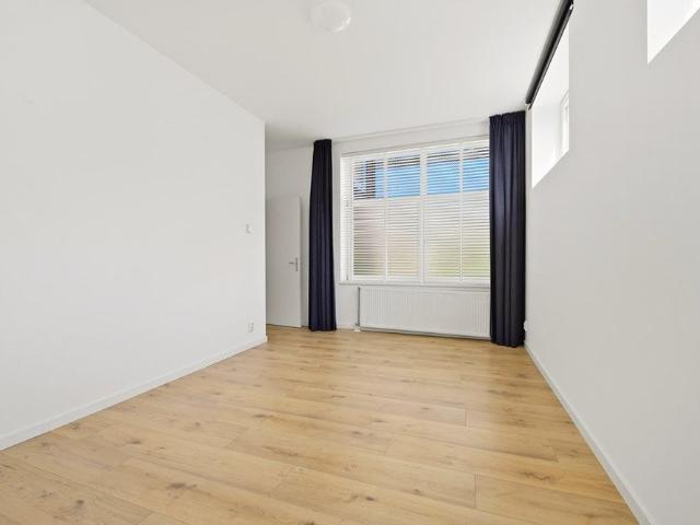 Te huur: Appartement De Ruijterstraat 52 B 2 in Den Haag