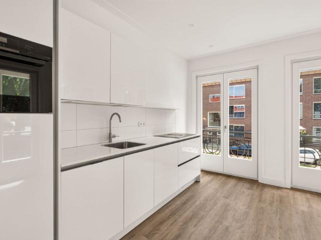Te huur: Appartement Johannes van der Waalsstraat 53 1 in Amsterdam