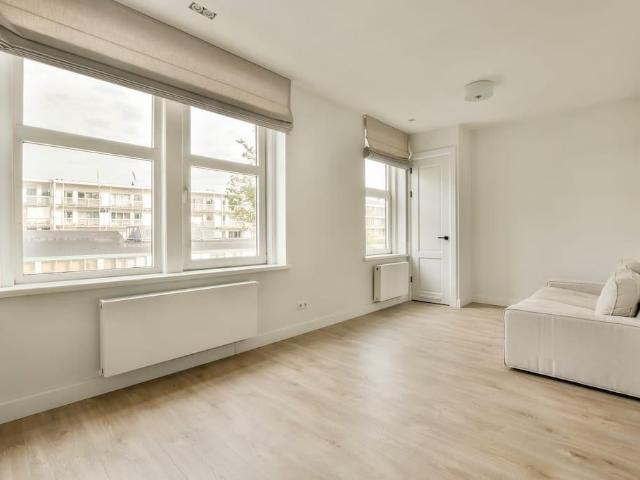 Te huur: Appartement Postjeskade in Amsterdam