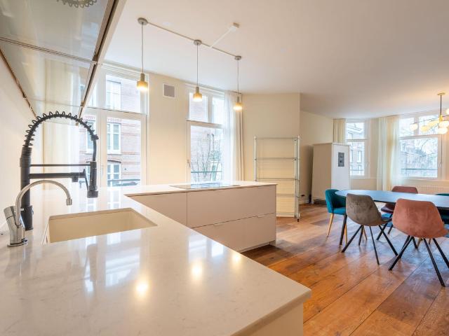 Appartement te huur Tolstraat in Amsterdam voor € 3.000
