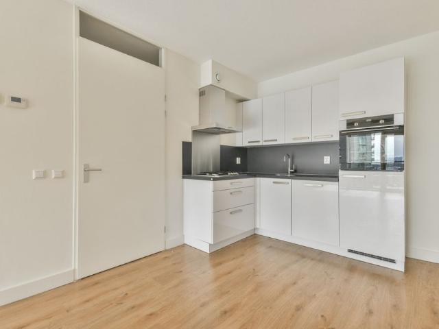 Te huur: Appartement Waldorpstraat 584 B in Den Haag