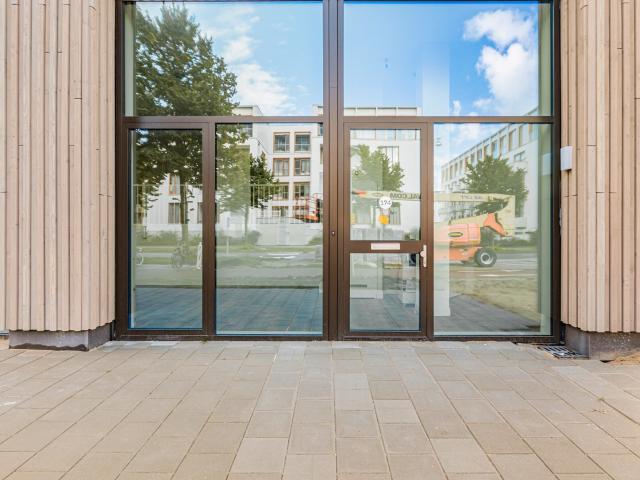 Onder bod: Barajasweg 174, 1043 CP Amsterdam | VVA
