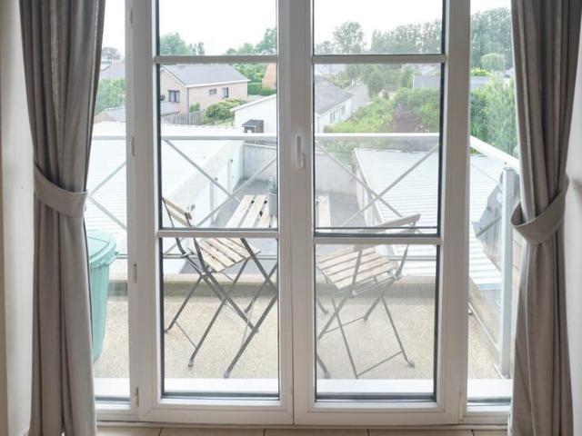 Te huur duplex appartement, 3 slaapkamers, garage