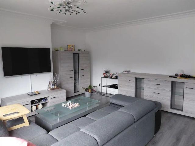 TE HUUR: Duplex appartement met 2 slaapkamers te Zolder!