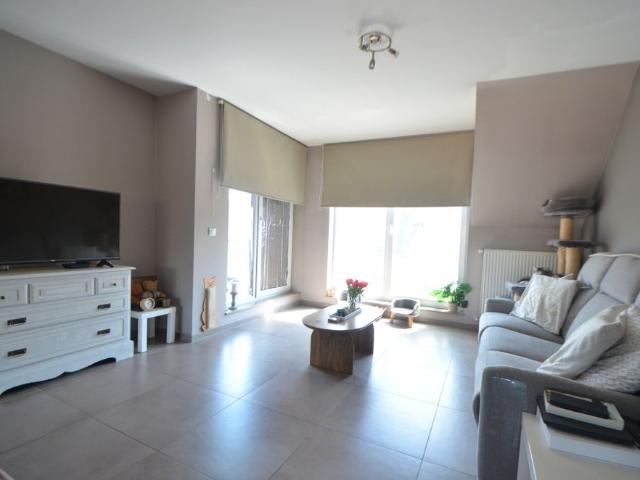 Te huur: Duplex met 3 slpk en parking in centrum Maldegem