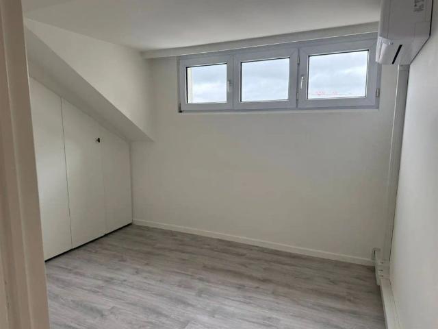 TE HUUR: Dakappartement met 1 slaapkamer in Hasselt!