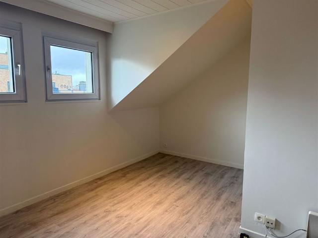 TE HUUR: Dakappartement met 1 slaapkamer in Hasselt!
