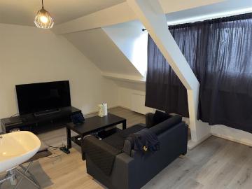 Te huur, een etage gelegen in een mooi appartement