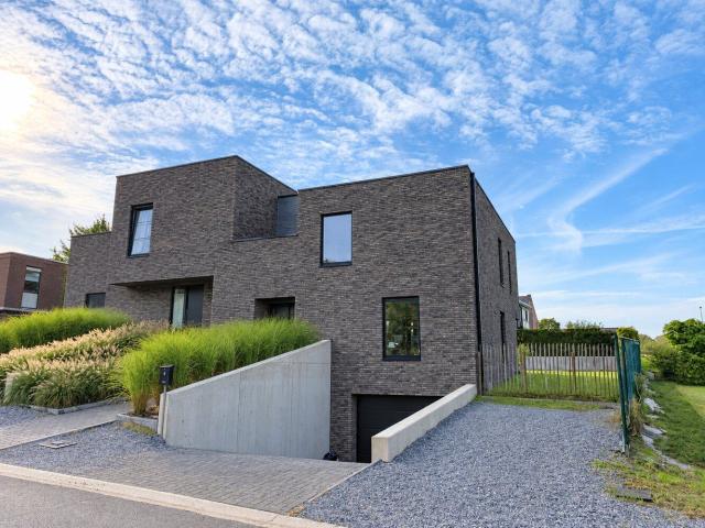 Te huur: Energiezuinig wonen in stijlvolle nieuwbouwwonin.