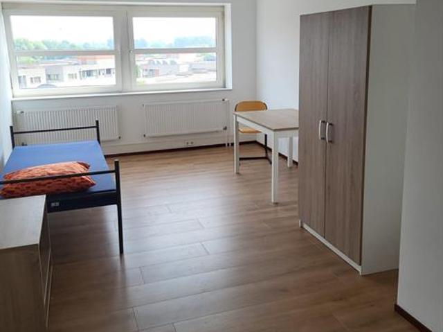 Te huur: Gemeubileerde kamers met bad en toilet