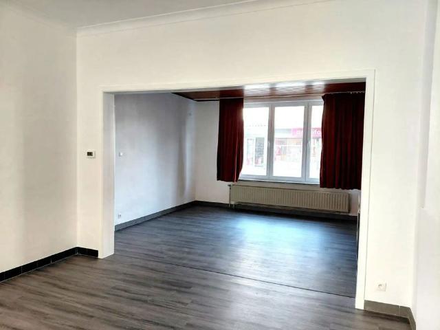 TE HUUR: Gesloten bebouwing met 2 slaapkamers in het centrum van Heusden!