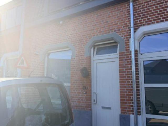 Te huur – gezellige, volledig gerenoveerde rijwoning met.