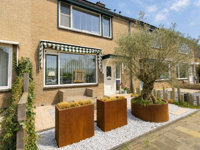 Te huur: Huis Anthonie Heinsiusstraat in Zwijndrecht