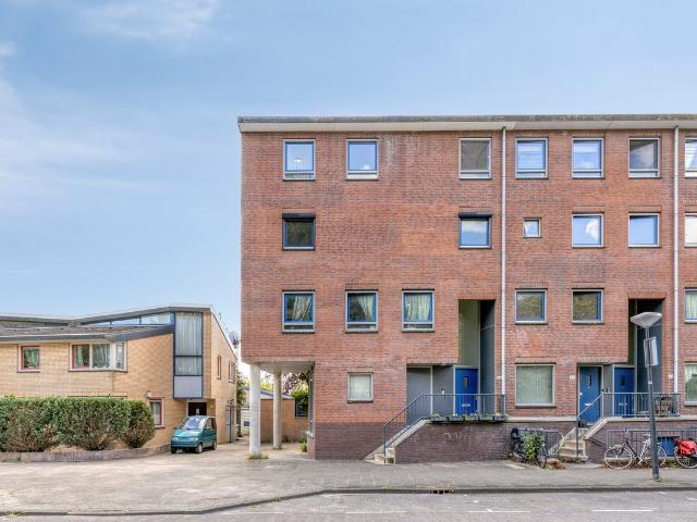 Te huur: Huis Groesbeekdreef in Amsterdam
