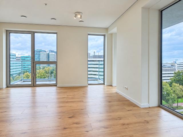 Te huur: Hiraistraat 5B31, 1101 DA Amsterdam under offer | Klok Real Estate