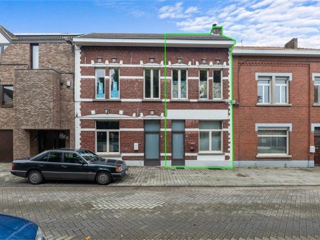 TE HUUR: KNUSSE RIJWONING MET 2SLKS OP EEN TOPLOCATIE IN.
