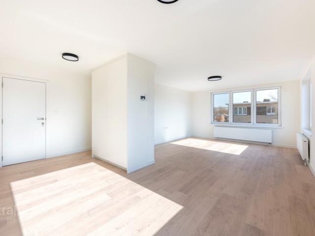 TE HUUR / Recent gerenoveerd 2 slpk appartement vlak bij.