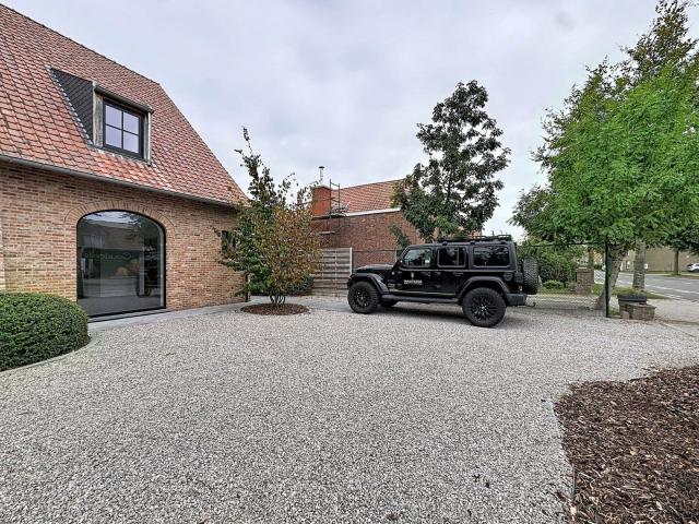 TE HUUR recente halfopen bebouwing met 3 slaapkamers Jabbeke