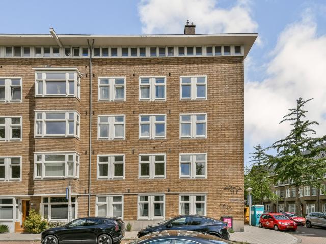 Onder bod: Uiterwaardenstraat 408 1, 1079 DE Amsterdam | VVA