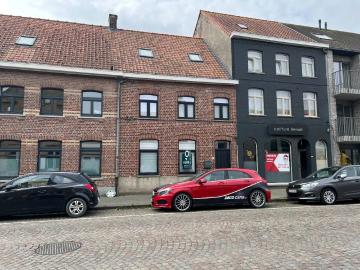 Te huur: Volledig gerenoveerde woning in hartje Vlamertinge