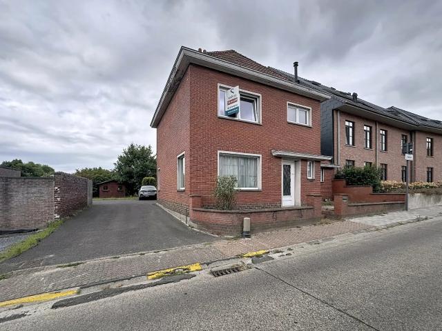 Te huur: Woning met veel opbergruimte te Zomergem! Zomergem 9930 Solvas