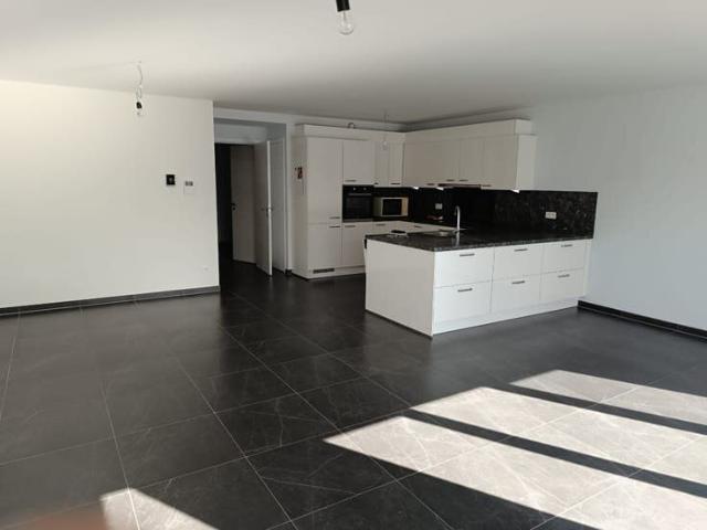Te huur: 2 slaapkamer appartement met moderne keuken