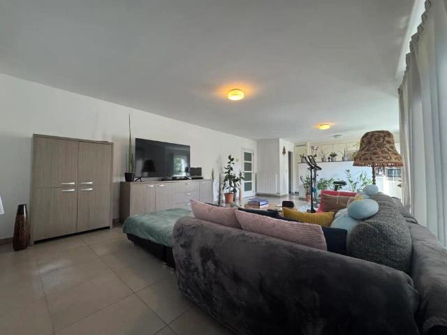 Te huur: 3 slaapkamers appartement met ruim terras te Erpe!
