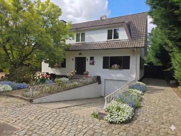 1640, Hal-Vilvorde, Flandre - Kelder, Parkeerplaats