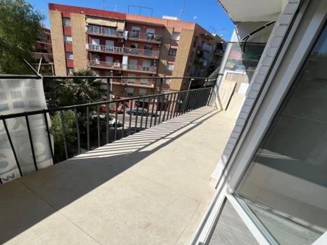 Te ofrecemos este piso a estrenar reformado completamente con 3 habitaciones en el Sector Quinto!