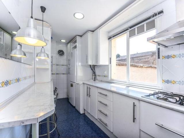 Te presentamos esta magnífica vivienda ubicada en zona Triunfo, cerca del Hopital Real