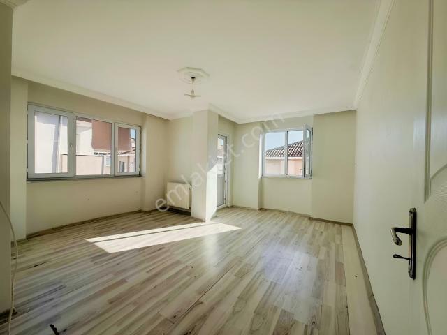 Temız Ve Yenilenmiş Site İçi 3+1 Daıre