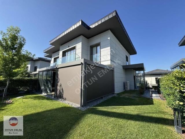 Tema İstanbul 2 Lüks Eşyalı Kiralık 4+2 Müstakil Villa 385 M²