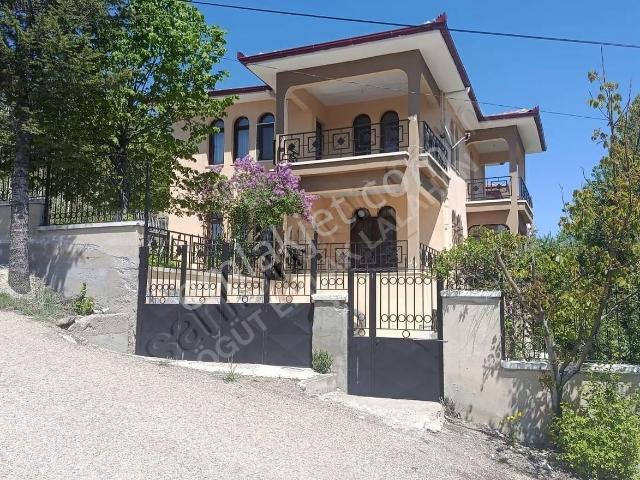 Temada Full Manzaralı Yapılı 724 Metre Arsa İçinde. Villa