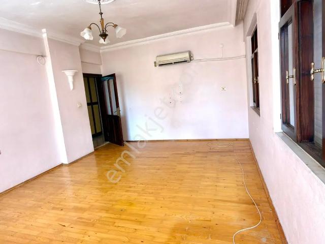 Temel Eğitim Mahallesi'nde Okullar Bölgesinde Ebeveyn Banyolu Geniş Ve Ferah 3+1 Kiralık Daire