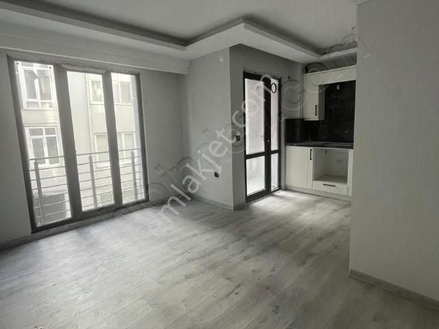 Temel Emlak'dan Satılık 1+1 Daire Veya Ofis