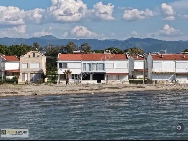 Temelden Çatıya Tamamen Yenilenmiş, Masrafsız Denize Sıfır Villa