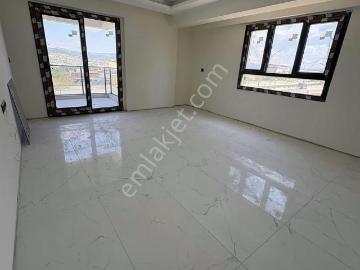 Temenos'tan İstiklal Caddesi'nde Geniş 3+1 Daire