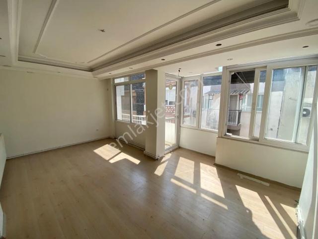 Temiz Bakımlı Satılık 2+1 Doğalgazlı Daire