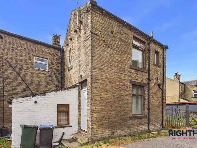 Temperance Field, Wyke BD12, 2 bed terraced house to rent, £775 pcm | PrimeLocation
