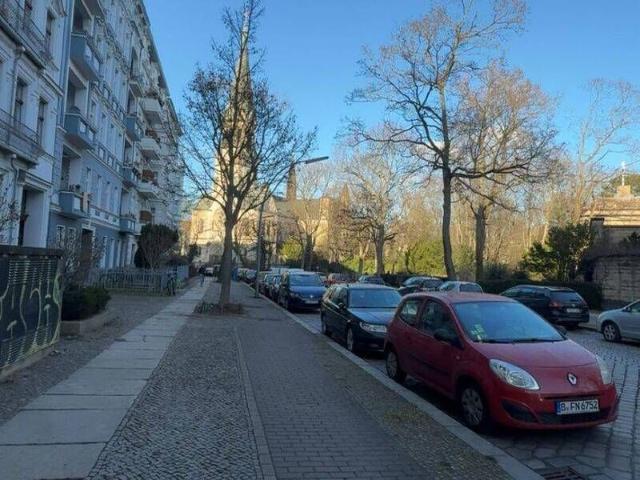 Temporary Home in Popular Kreuzberg – near Tempelhofer Feld