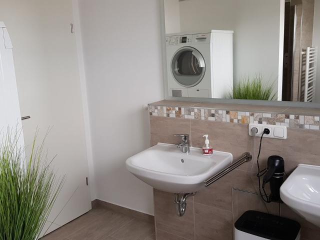 Temporary Living Am Kanal at the A9 Leipzig/West Exit, Leipzig Amsterdam Apartments for Rent
